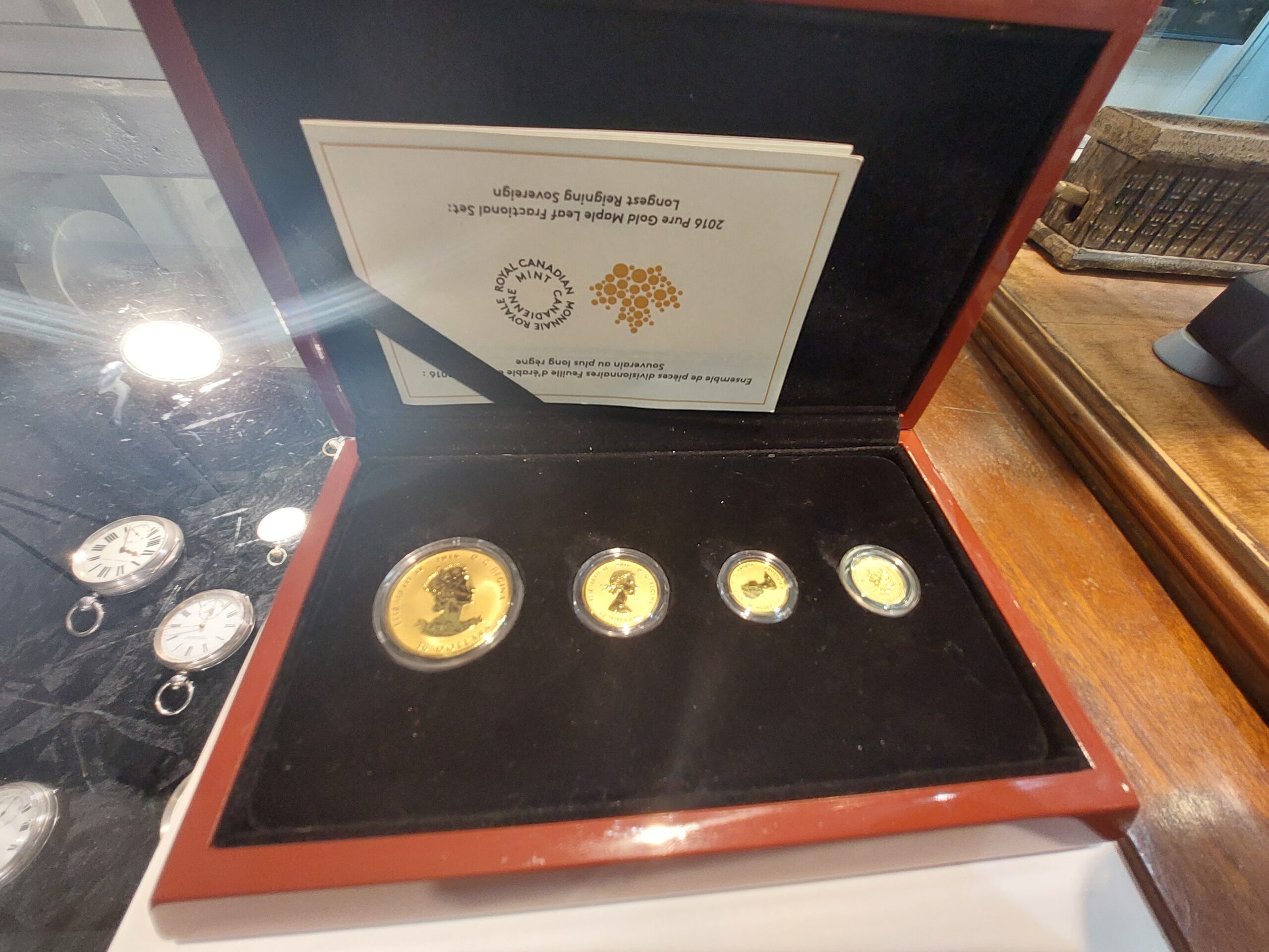 2016 pure gold Maple Leaf E.R. II Canadian Proof coin set 9999 Pure