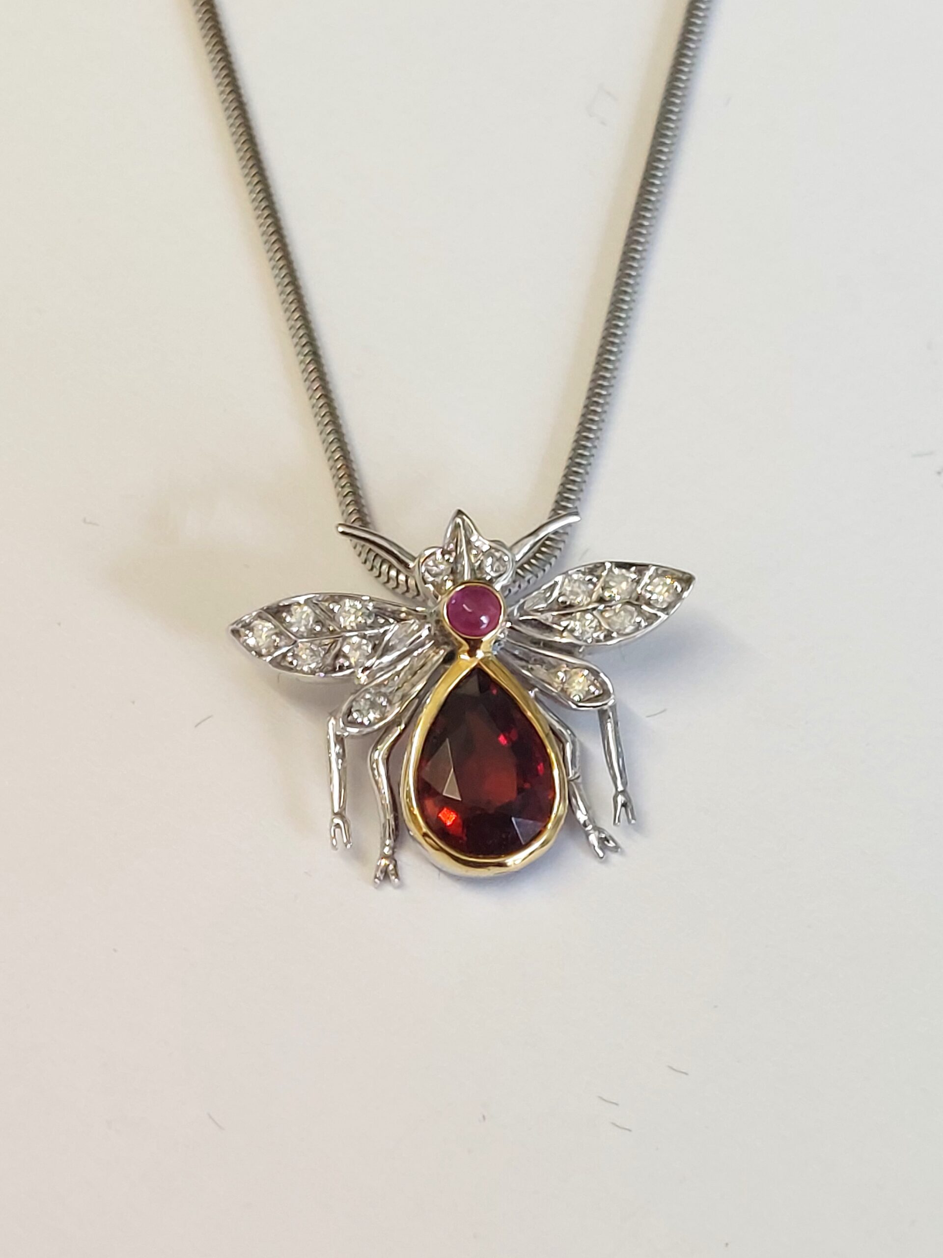 18ct White Gold Tiffany & Co Bumble Bee Pendant - Beautiful! - Image 6