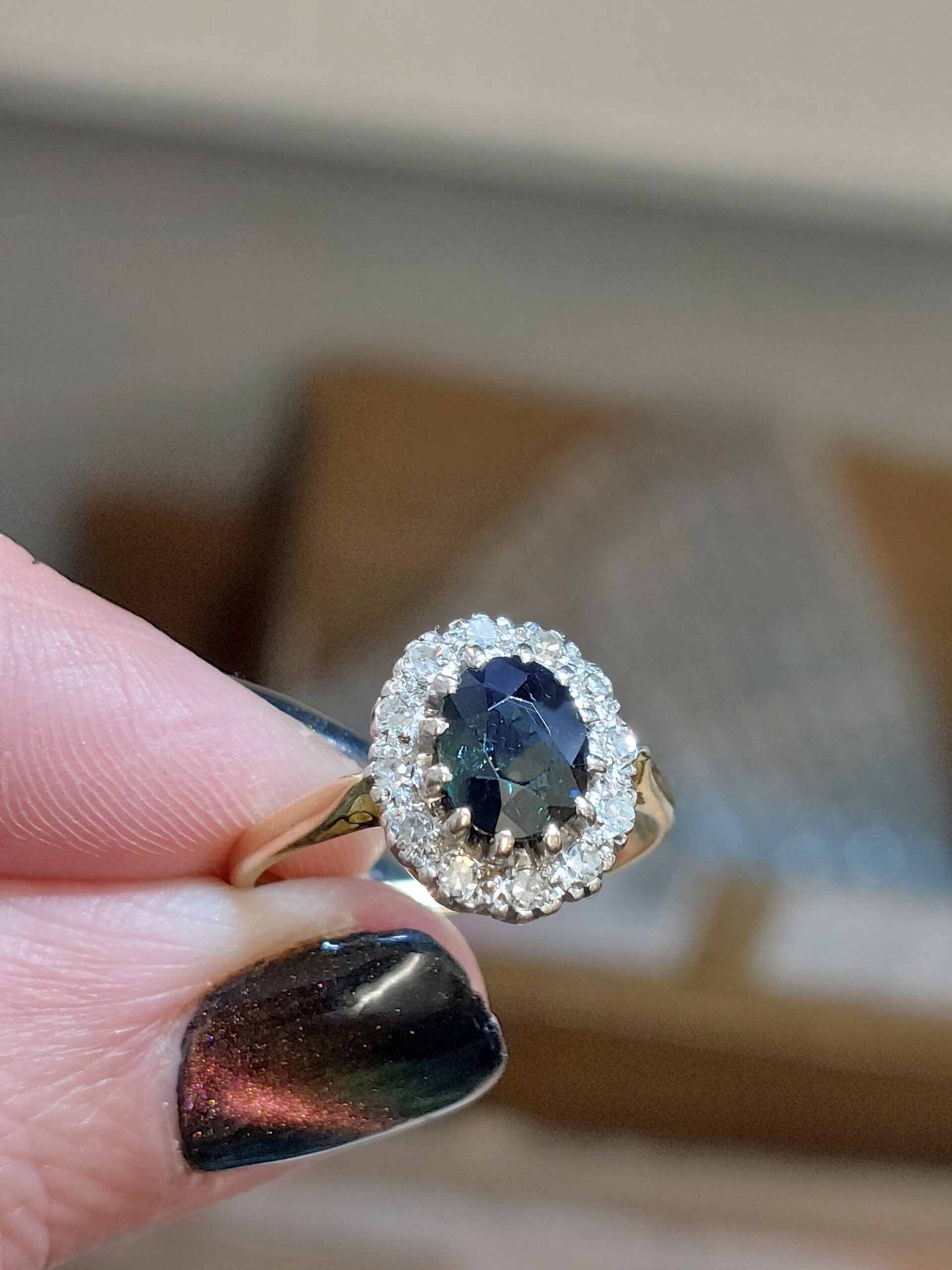 Ladies 18ct Yellow Gold Natural Diamond and Sapphire Cluster - classic design