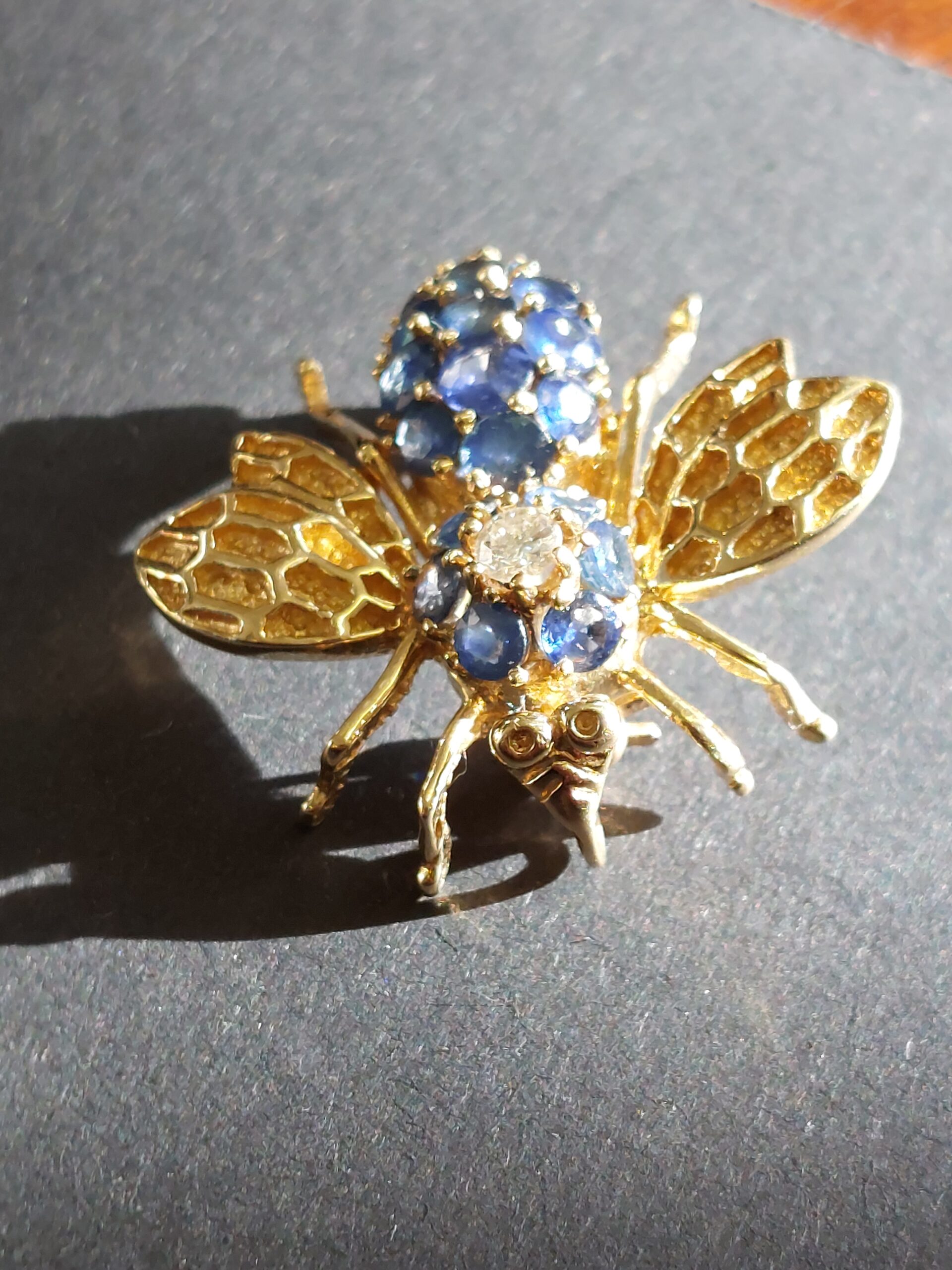 14ct Yellow Gold Natural Sapphire and Diamond Bug Brooch - Beautiful!!! - Image 7