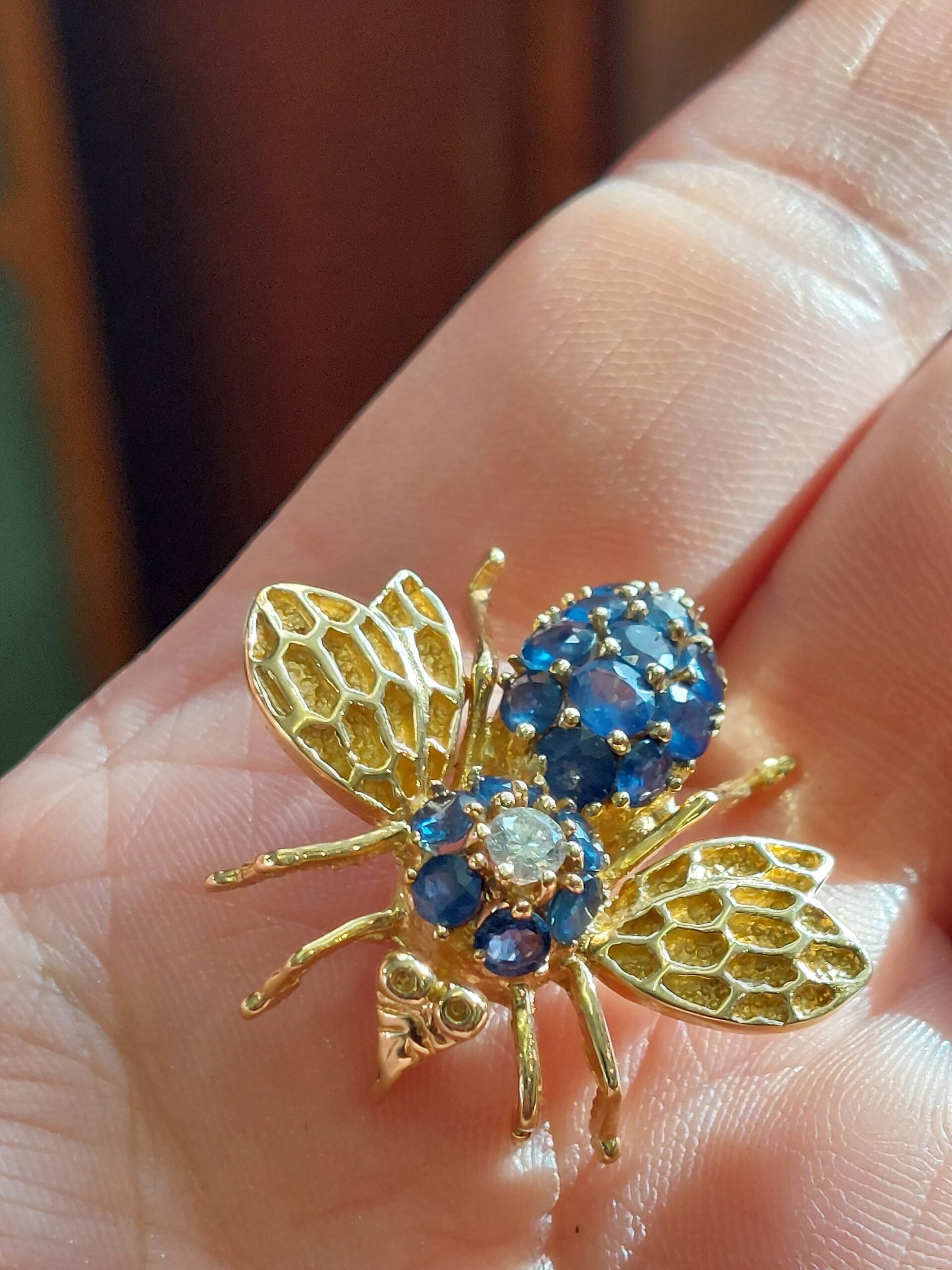 14ct Yellow Gold Natural Sapphire and Diamond Bug Brooch - Beautiful!!! - Image 11