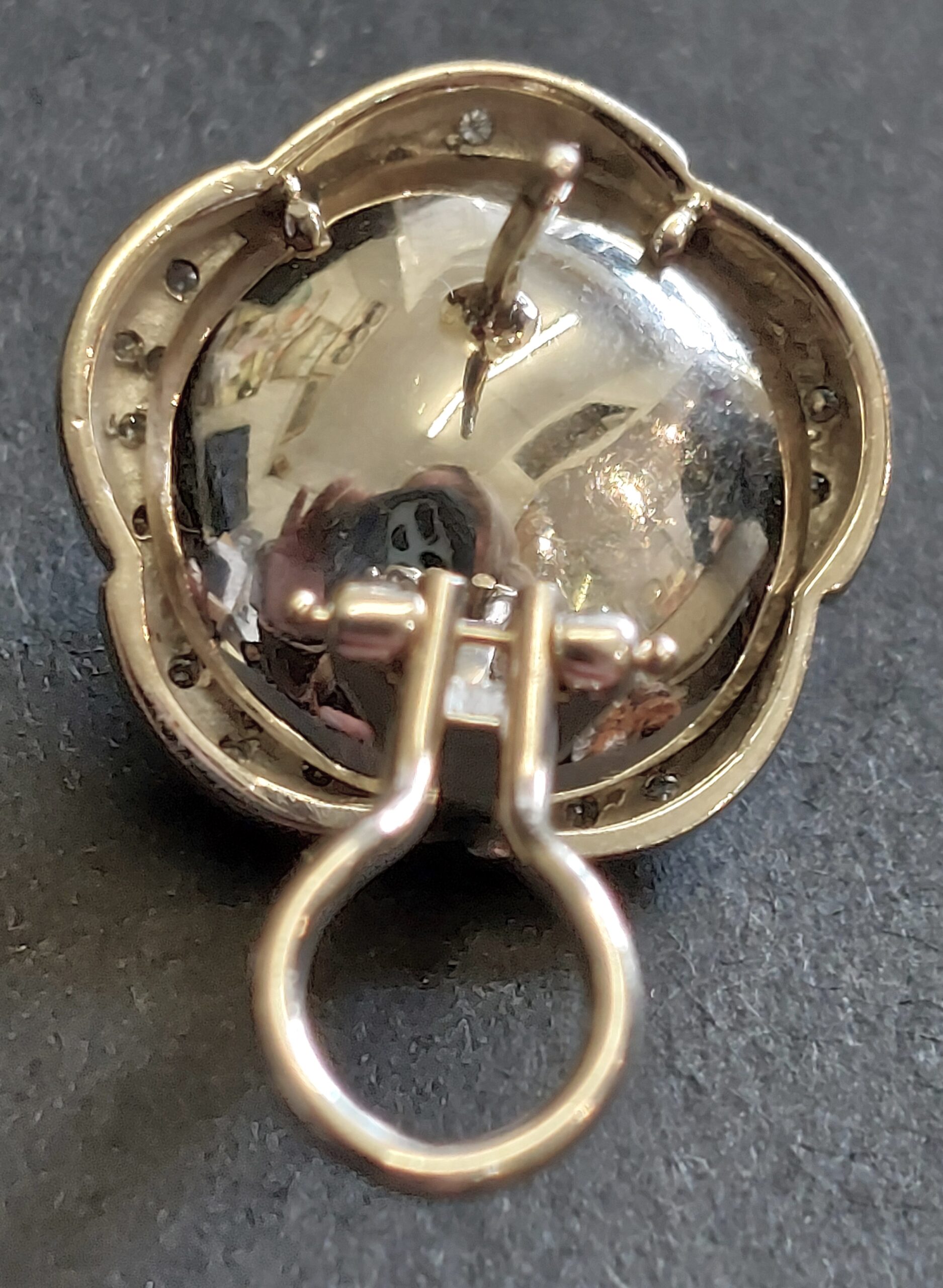 18ct White Gold Natural Diamond and Mobe Pearl Earrings - Image 6