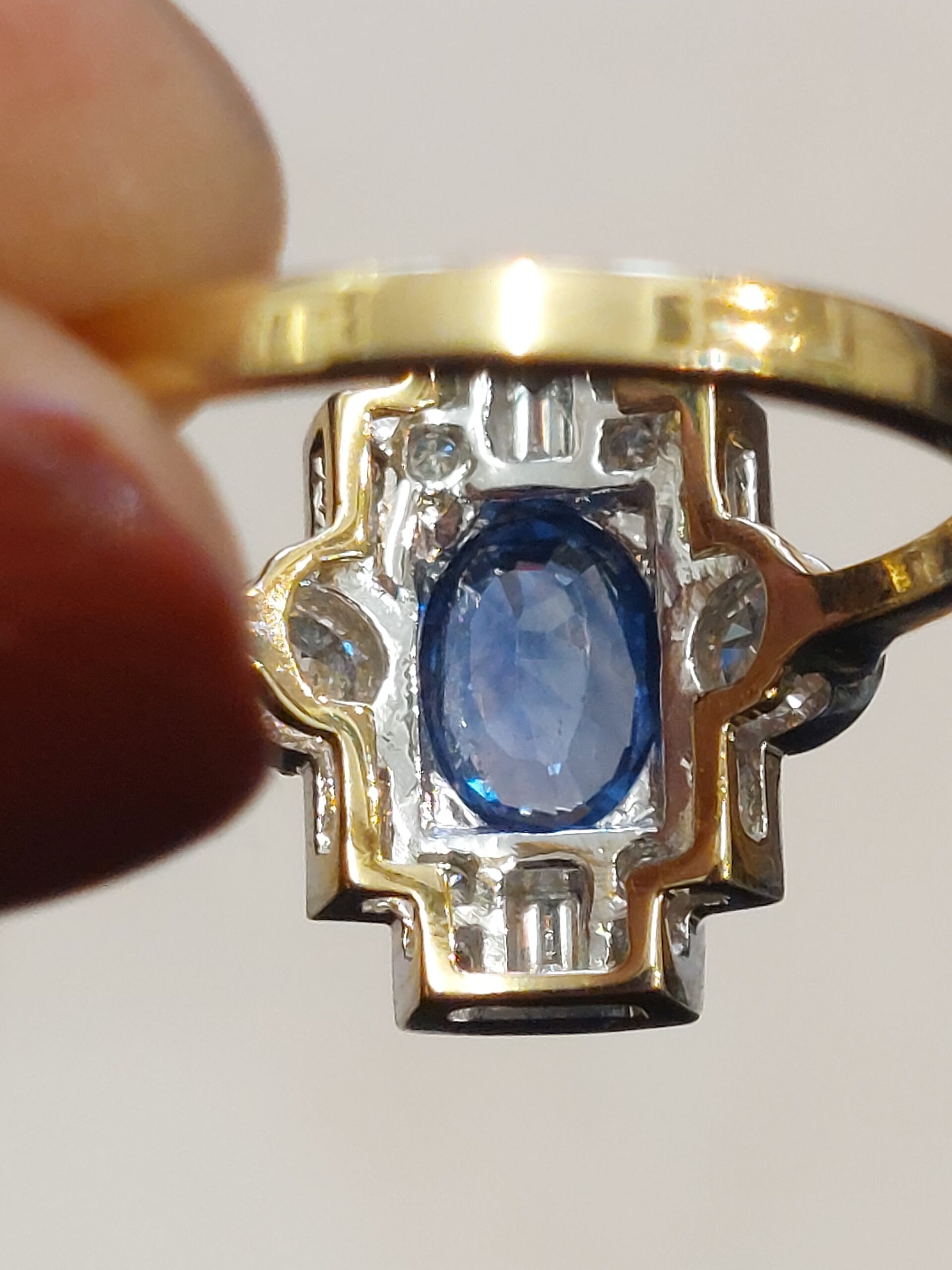 Ladies 18ct Y/G Natural Sapphire & Diamond Deco Style Ring - Stunning!!! - Image 14