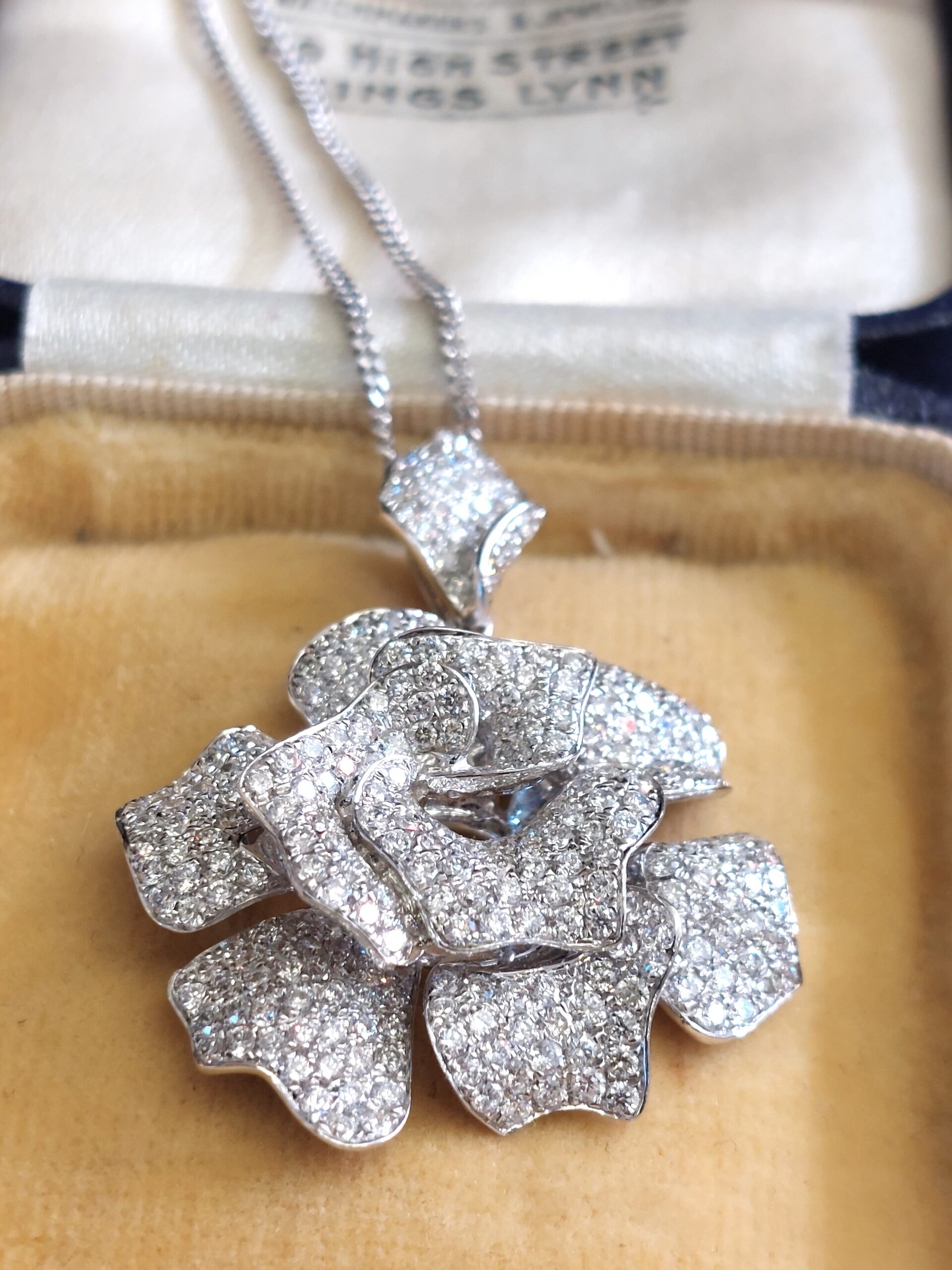 18ct W/G & Natural Diamond Orchid Flower Pendant - Breathtakingly Beautiful!!!