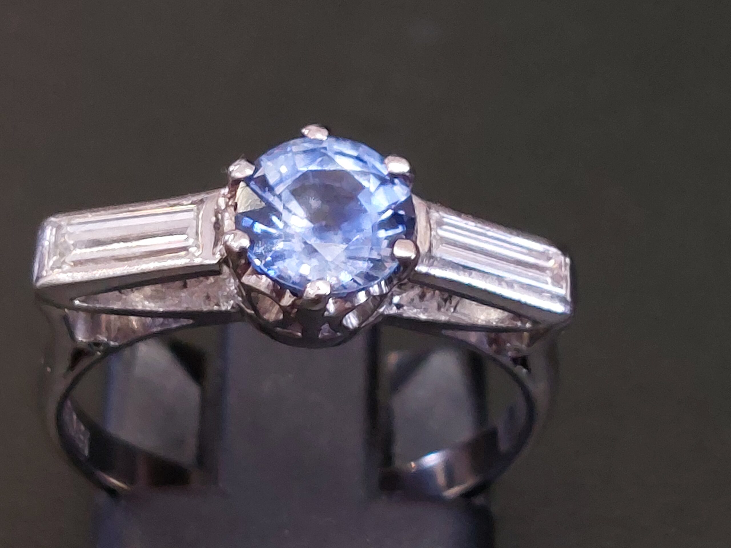 Ladies 18ct Victorian White Gold Cornflower Blue Sapphire and Diamond Ring - Absolutely Beautiful - Image 10