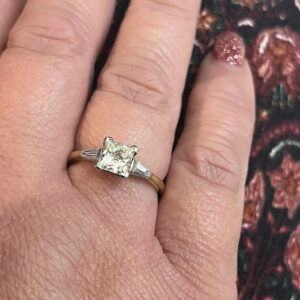 Ladies 18ct Yellow Gold & Natural Princess Cut Diamond Solitaire with Diamond Set Shoulders